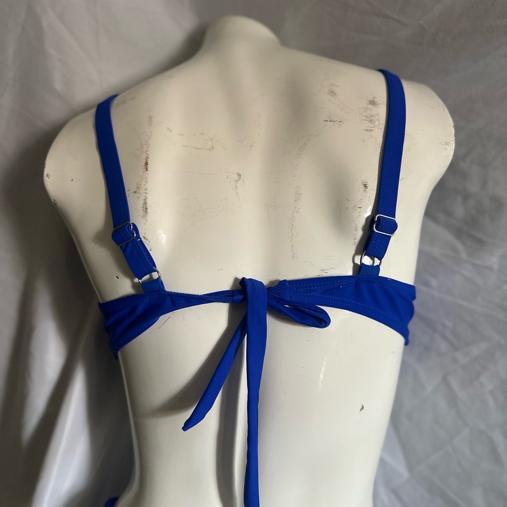 Bright blue bikini - Picture 3 of 4
